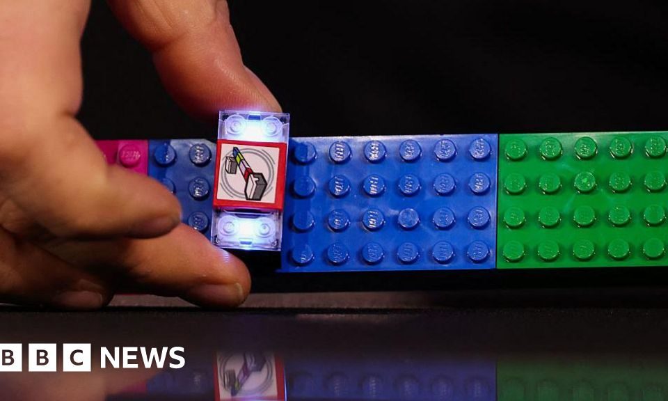 Foto reprezentând lego unveils tech - Outsourcing IT Romania