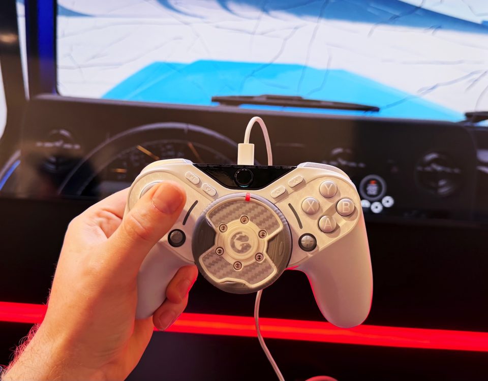 Vizual pentru this game controller pe secureitsolutions.ro