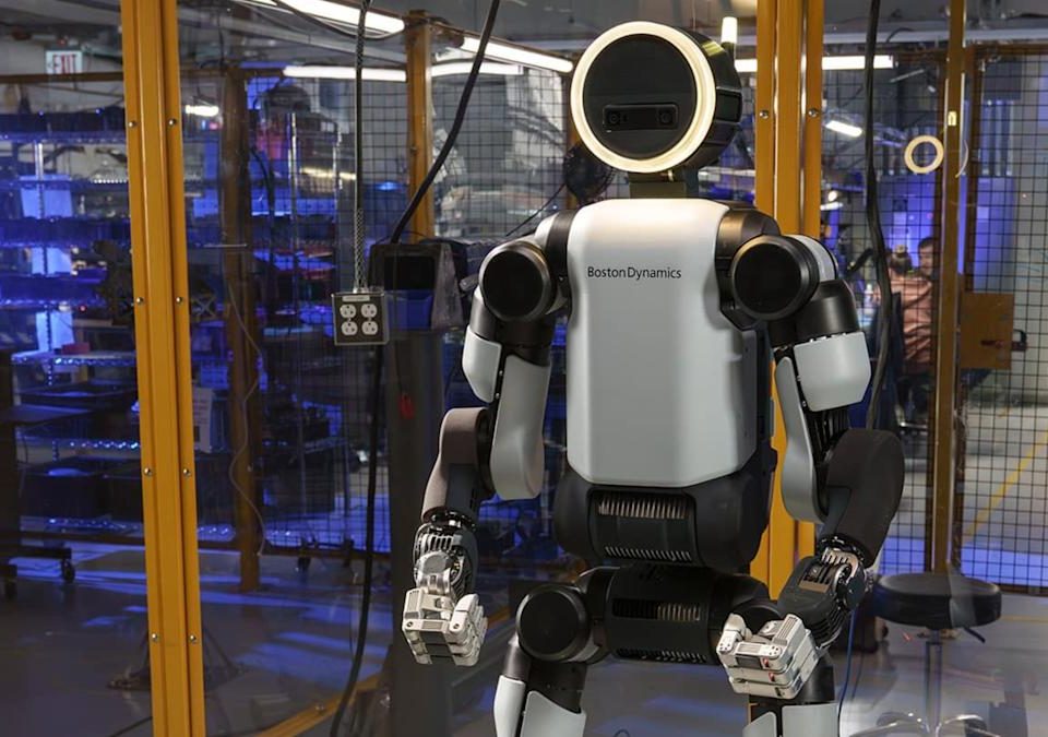 Foto reprezentând boston dynamics unveils - Outsourcing IT Romania