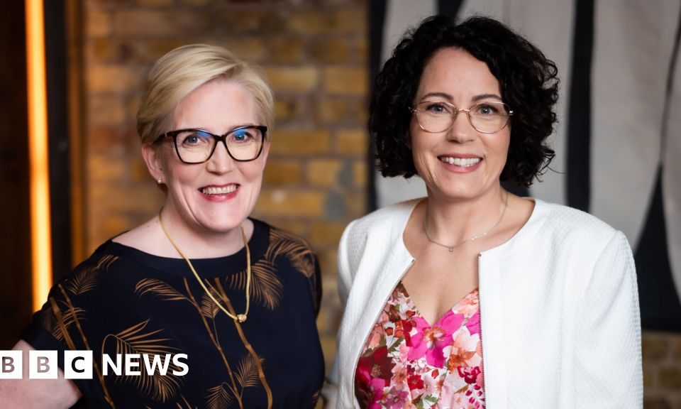 Foto reprezentând more bosses sharing - Outsourcing IT Romania