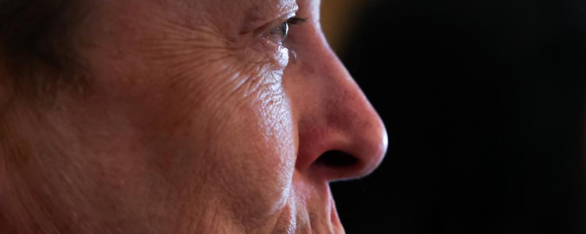 Vizual pentru elon musk looking pe secureitsolutions.ro