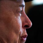 Vizual pentru elon musk looking pe secureitsolutions.ro