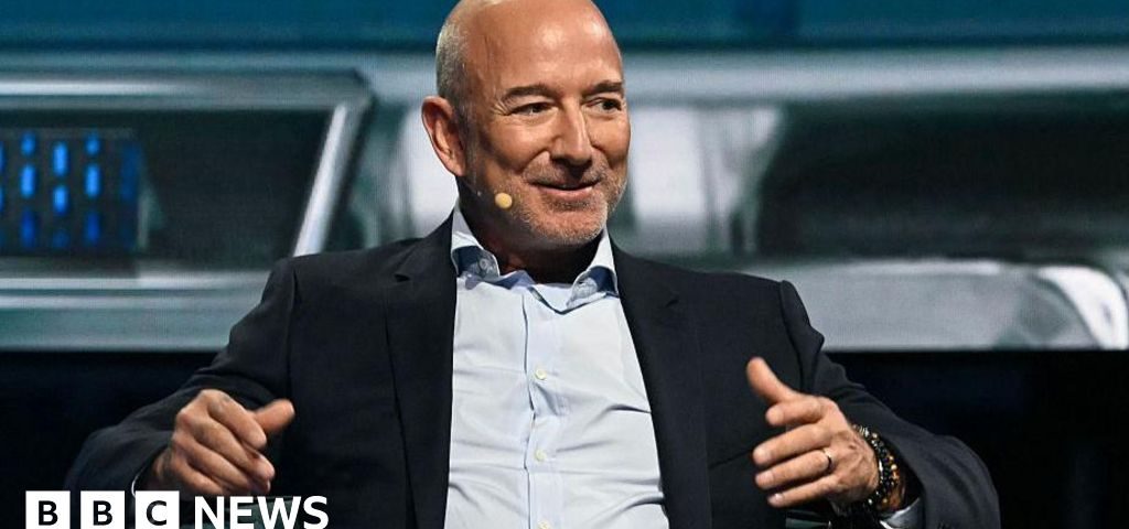 Foto reprezentând bezos blue origin - Outsourcing IT Romania