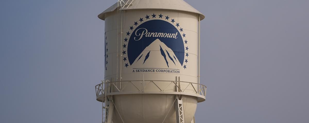 Foto reprezentând david ellison extends - Outsourcing IT Romania