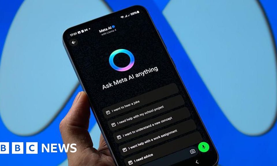 Foto reprezentând instagram facebook whatsapp - Outsourcing IT Romania