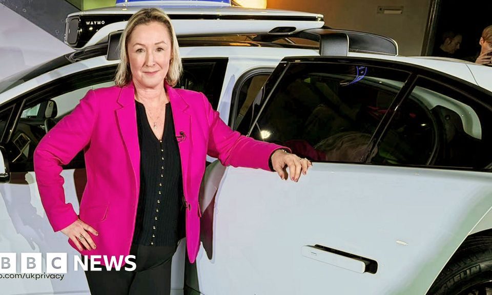 Foto reprezentând driverless taxis launch - Outsourcing IT Romania