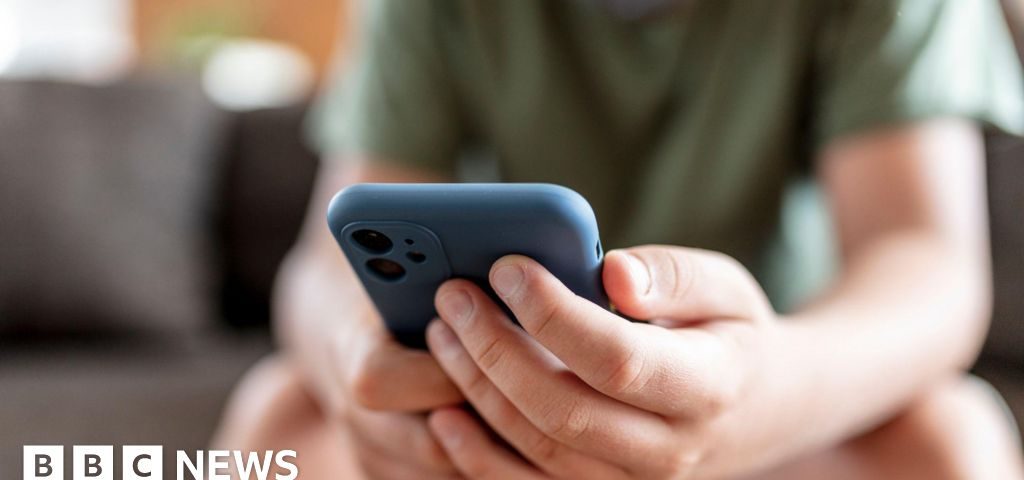 Foto reprezentând tiktok told change - Outsourcing IT Romania