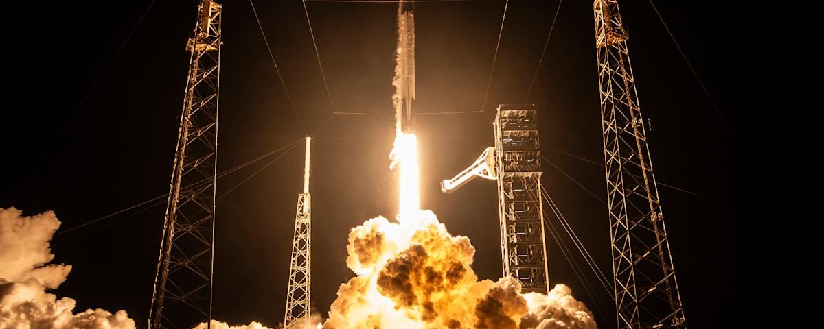 Foto reprezentând watch nasa spacex - Outsourcing IT Romania