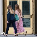 Foto reprezentând instagram woman tells - Outsourcing IT Romania