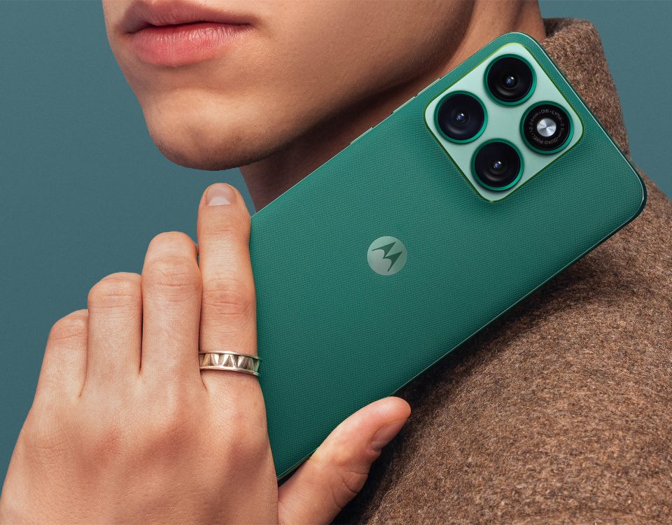 Foto reprezentând motorola edge fusion - Outsourcing IT Romania