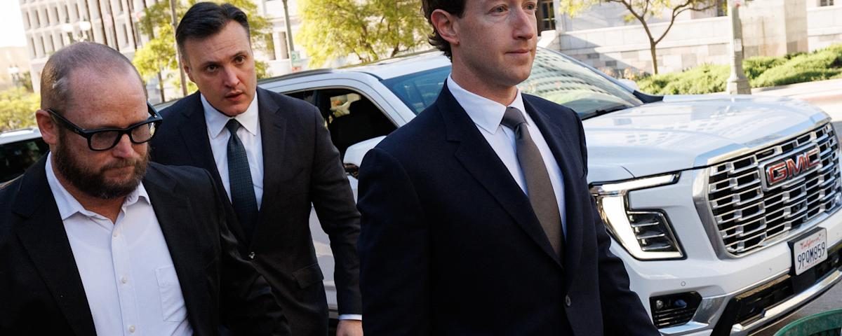 Foto reprezentând mark zuckerberg downplays - Outsourcing IT Romania