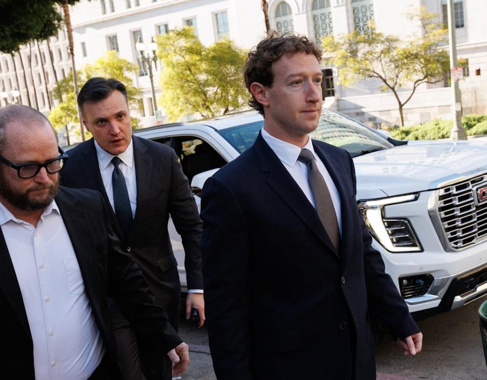 Foto reprezentând mark zuckerberg downplays - Outsourcing IT Romania